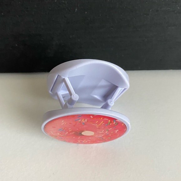 NWOT Donut Pop Socket - Picture 4 of 6